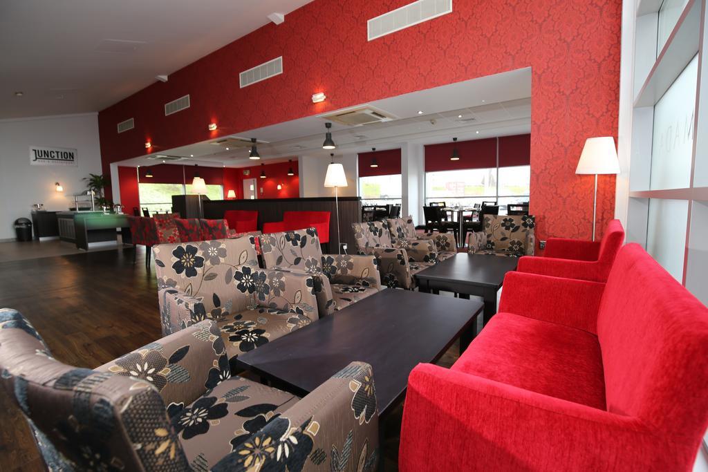 Hotel Ramada Wakefield Exterior foto